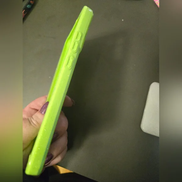 S24 plus glitter lime green case - Picture 3 of 3